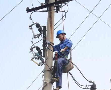 電路檢修現(xiàn)場